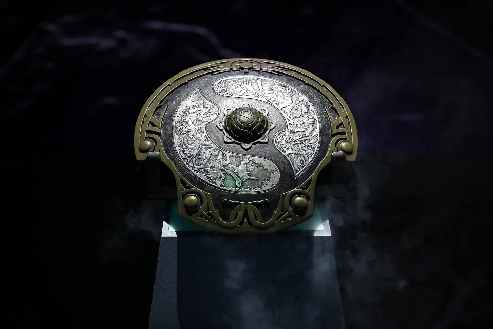 챔피언의 아이기스(Aegis of Champions)는 The International 우승 트로피입니다.
